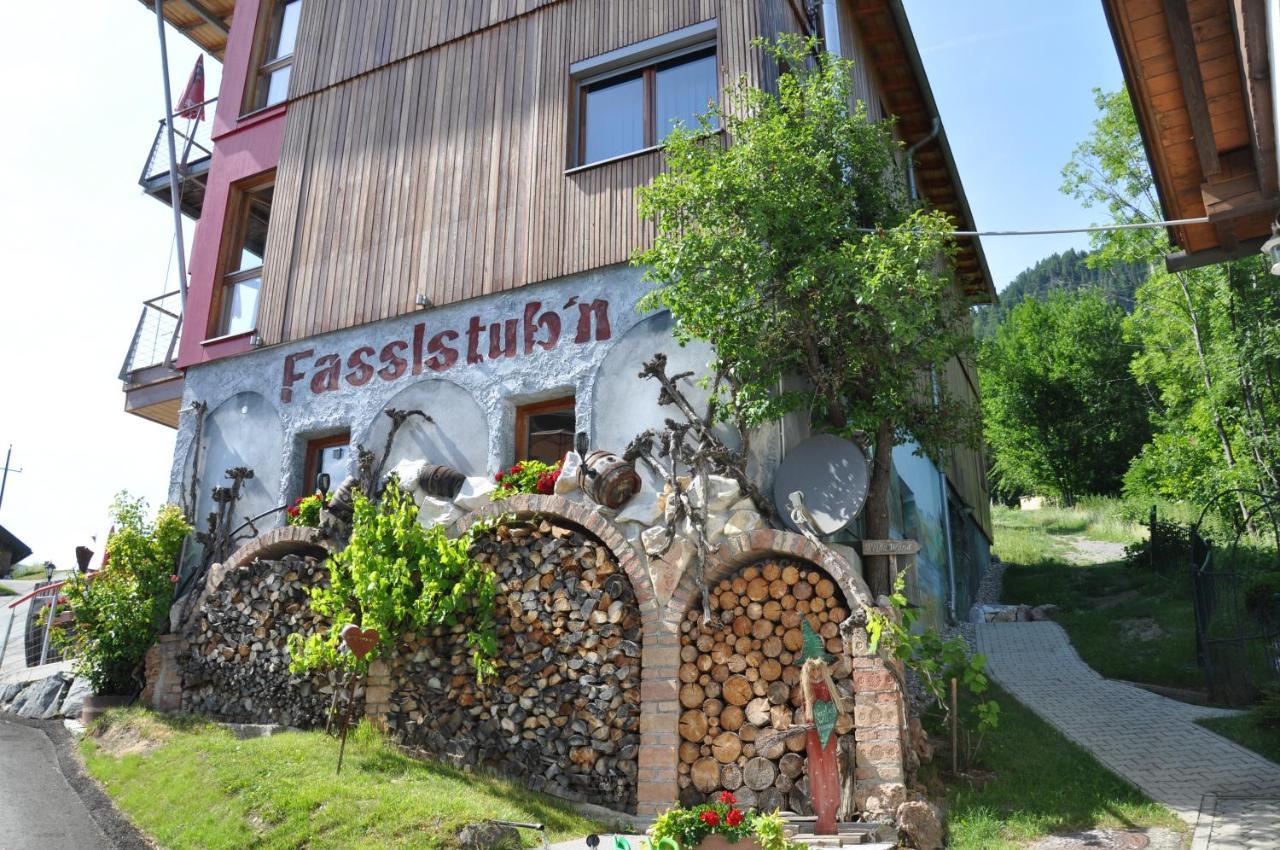 Erdhaeuser Und Apartments Mit Seeblick Und Alleinlage Weissensee Eksteriør billede